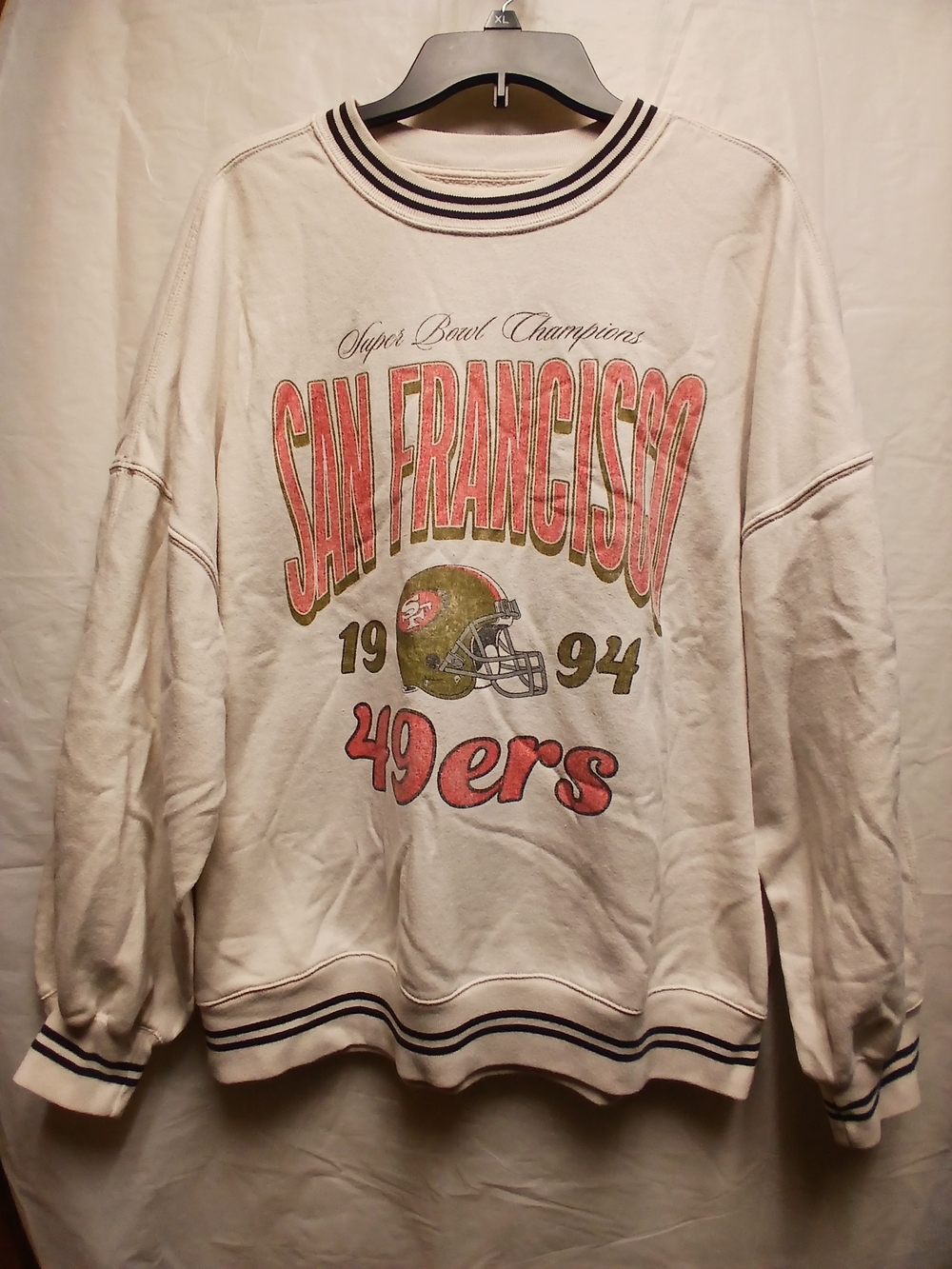 Abercrombie & Fitch San Francisco 49ers Cream Graphic Crewneck